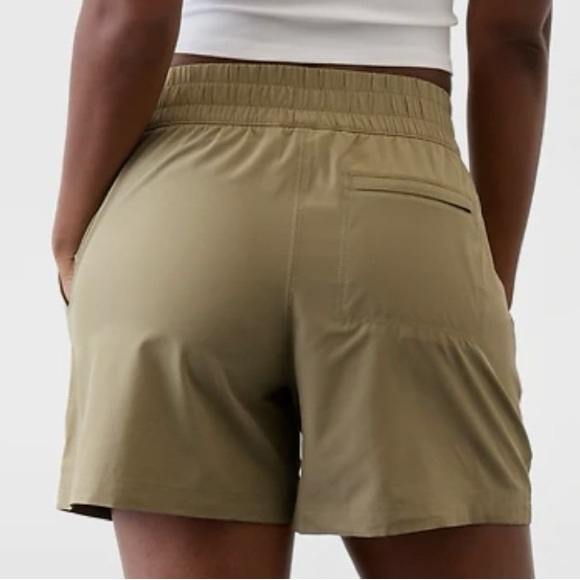 #6 NWT Athleta Wayfind High Rise 5” Short - Picture 2 of 4